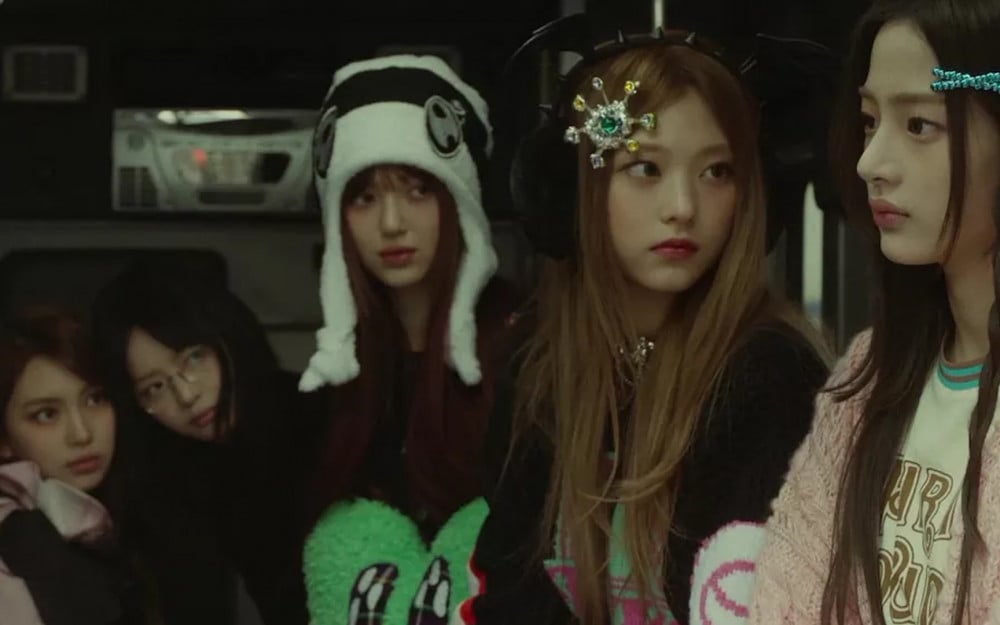 February Fashion Challenge, Day 3: I was really hoping that he will come&nbsp;through